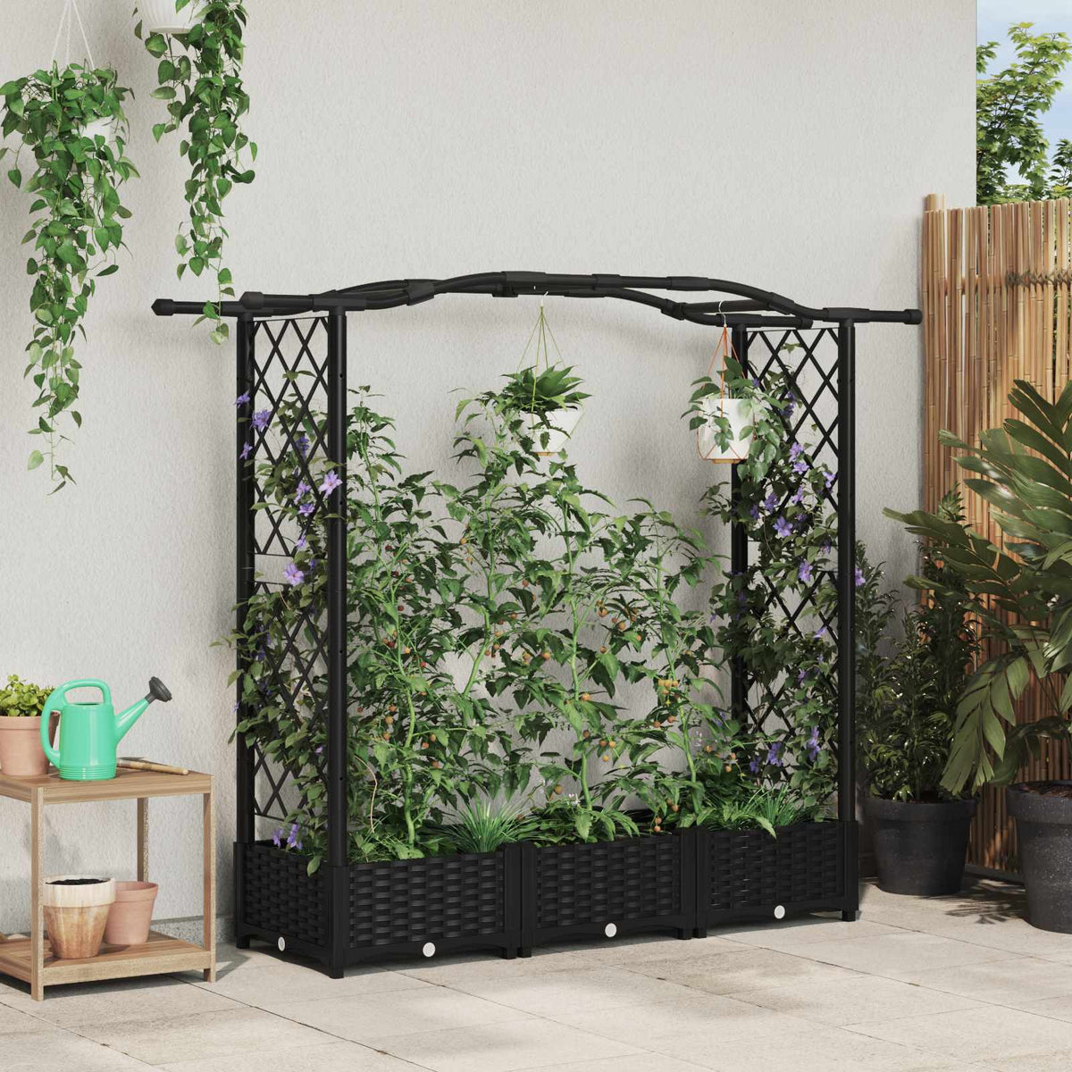 Verhoogd Bed met Trellis en Dak Zwart 169 x 40 x 123 cm PP is nu te koop bij PeponiXL, paradijselijk wonen!