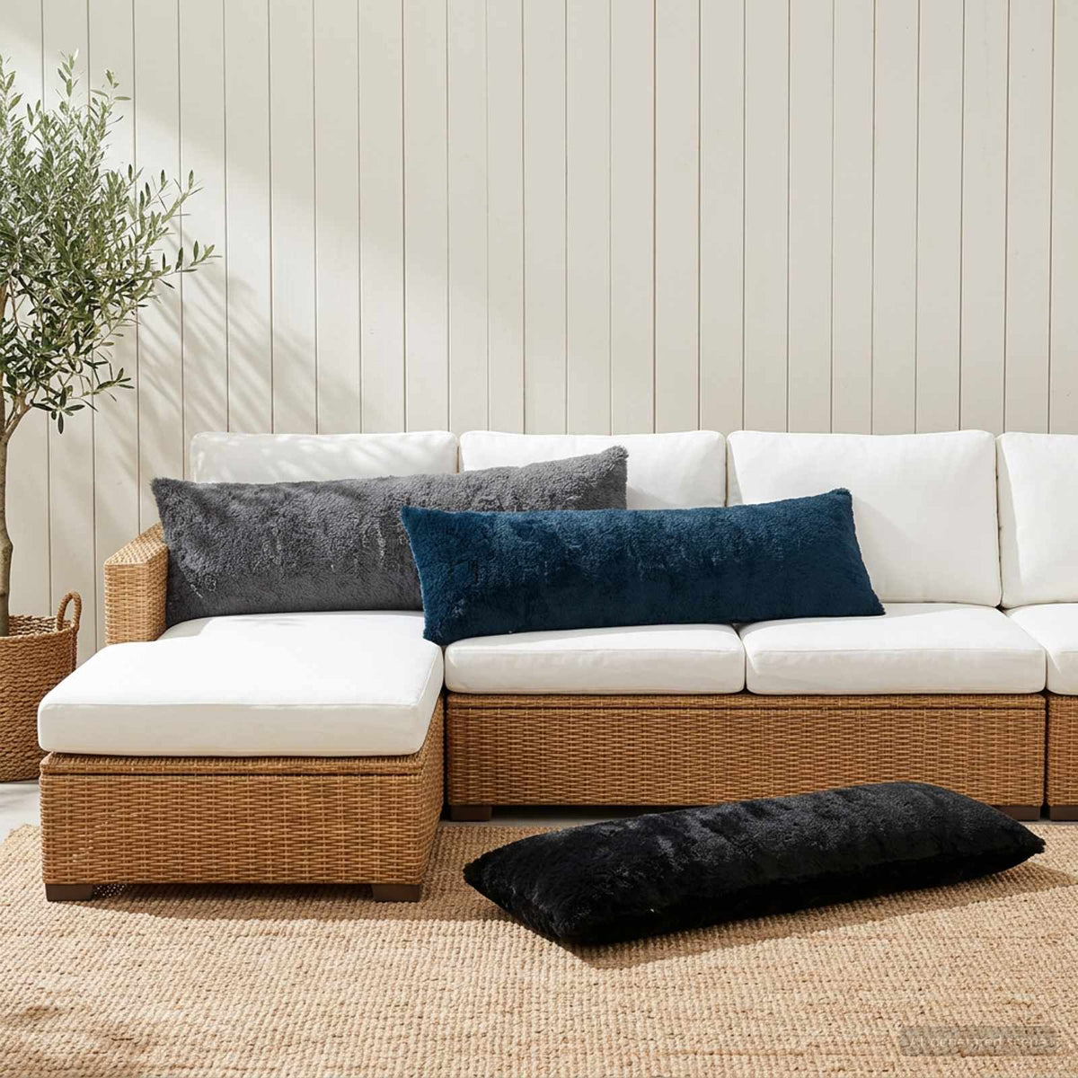 Kussensloop HEERLEN Zwart 40 x 145 cm Nep Konijnenbont is nu te koop bij PeponiXL, paradijselijk wonen!